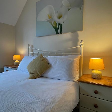 Large 5 Bed House In Scarborough Near The Beach, Large Garden & Hot Tub Buitenkant foto