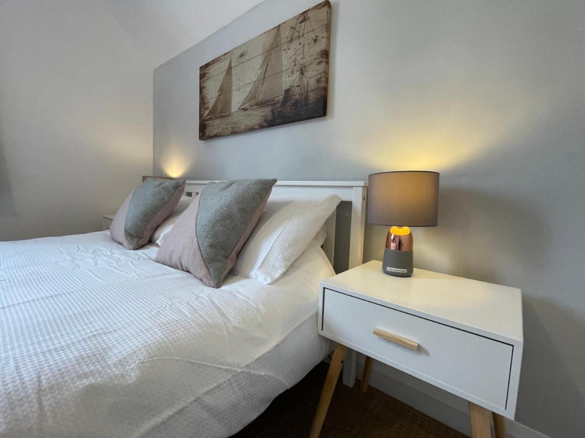 Large 5 Bed House In Scarborough Near The Beach, Large Garden & Hot Tub Buitenkant foto