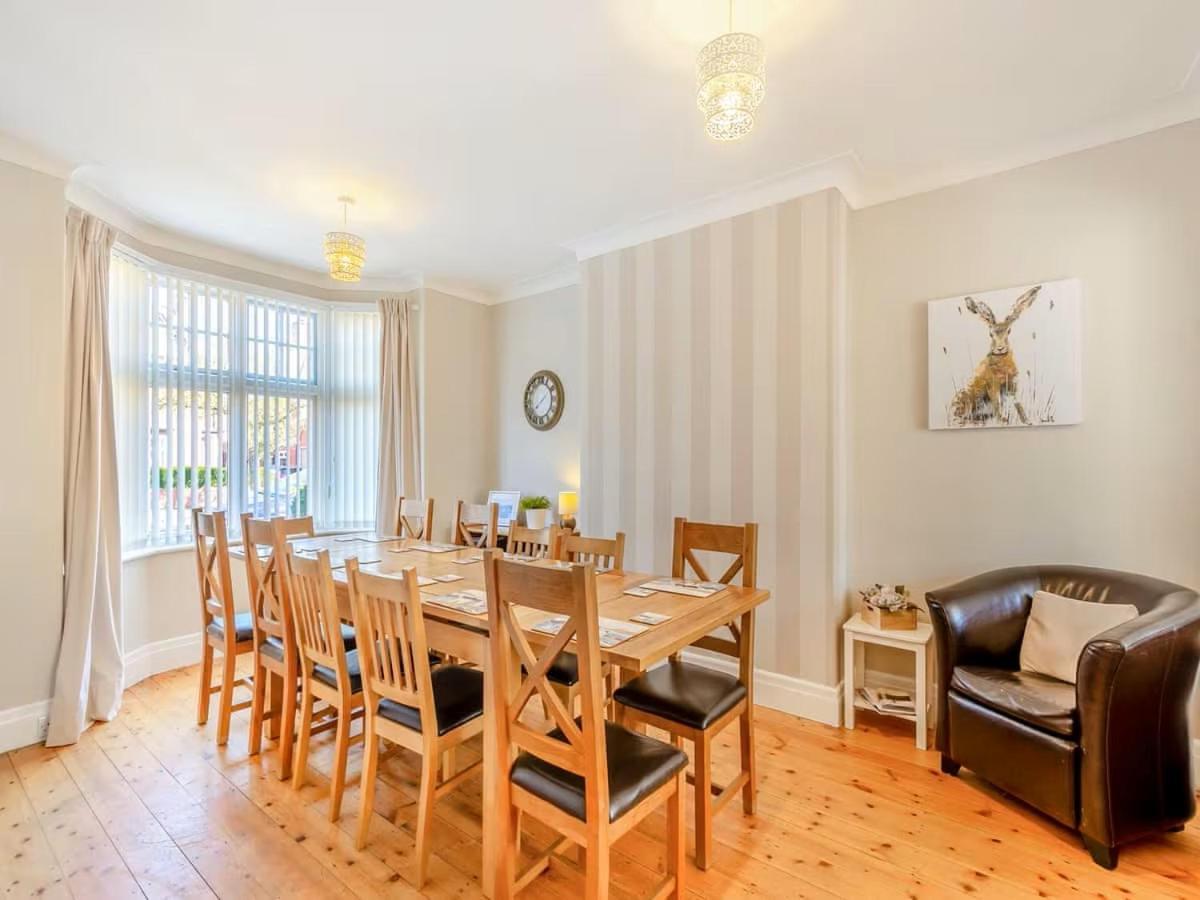 Large 5 Bed House In Scarborough Near The Beach, Large Garden & Hot Tub Buitenkant foto